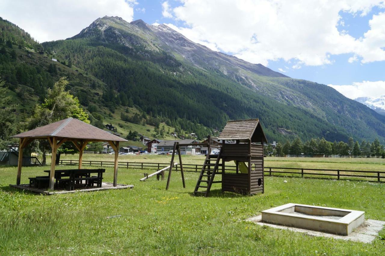Aparthotel Monte Rosa D 412 Täsch Esterno foto